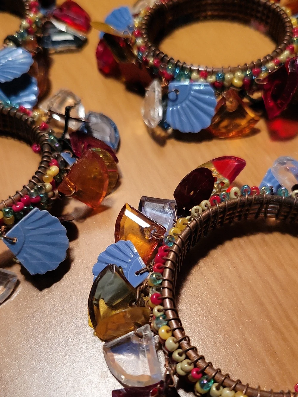 Pier 1  7 Napkin Rings Colorful Coastal Beaded Seashell Blue, Pink, Gold Accents
